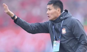 原创 
            邵佳一是最佳人选！国足主帅二选一：3名中超土帅已报名！