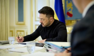 乌媒:泽连斯基称,乌军准备近期再对俄目标发动远程打击